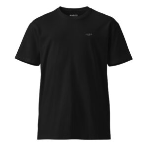 The very ESSENCE—TEE, classic and refined cut.
